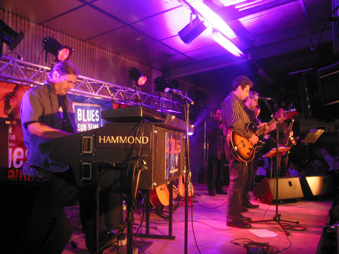 061122BSS_0117ocblues