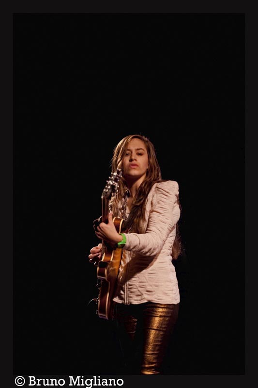 2009TrBSS-193NINAATTAL-BM